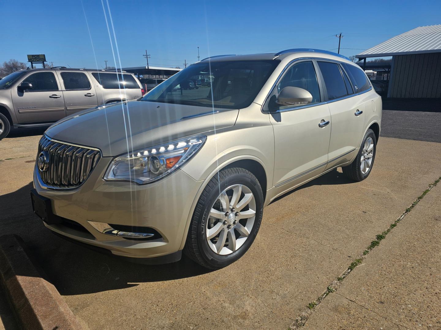 2015 GOLD Buick Enclave Premium FWD (5GAKRCKD1FJ) with an 3.6L V6 DOHC 24V engine, 6-Speed Automatic Overdrive transmission, located at 533 S Seven Points BLVD, Seven Points, TX, 75143, (430) 255-4030, 32.313999, -96.209351 - Photo#0